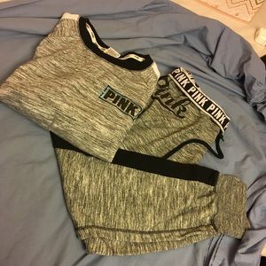 VS Pink sweatsuit with joggers and sweater.